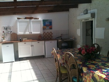 summer kitchen at Vouille les Marais